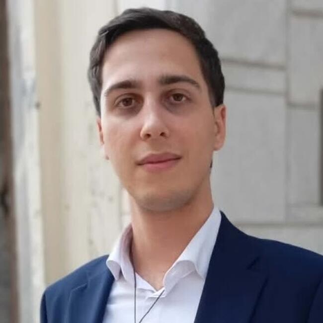 Babysitter στην περιοχή Κερατσίνι: Giorgos