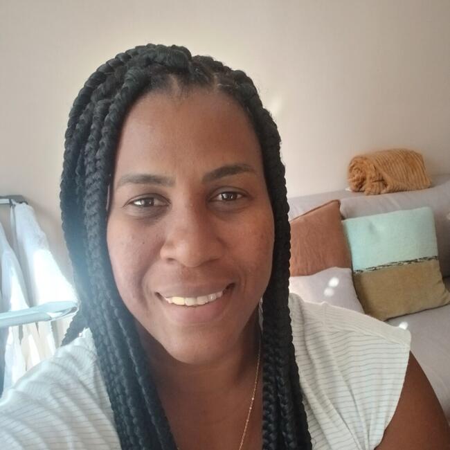 Babysitter in Paris: Atilane Santos de