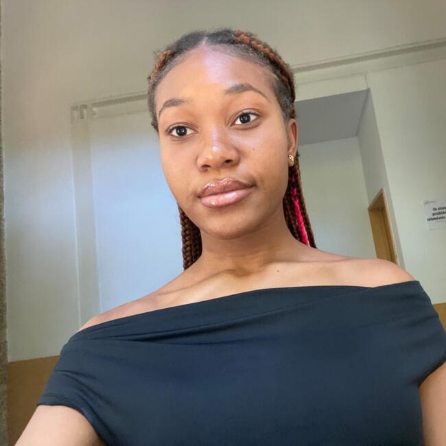 Babysitter in Castelo Branco: Fernanda Tchipuaca