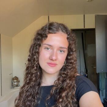 Babysitter in Collonges: Lilou