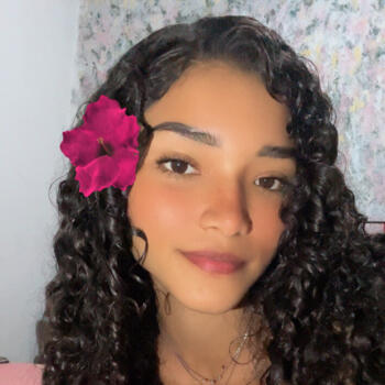 Babysitter in David: Daichy Daniela