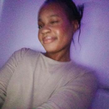 Babysitter em Amiens: Roberta