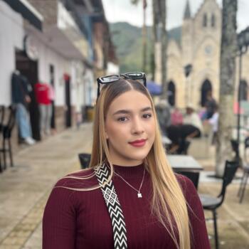 Lastenhoitaja Medellín: Geraldine