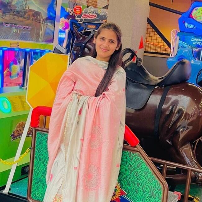 Babysitter in Tipton: Sukhmanpreet