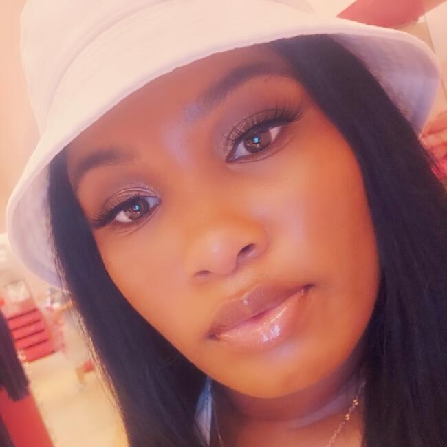 Babysitter in Long Beach: Bri