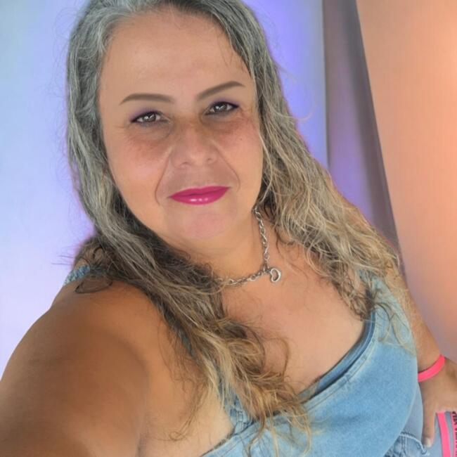 Babysitter in Camboriú: Luciane