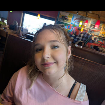 Nanny in Wenona: Lillyana