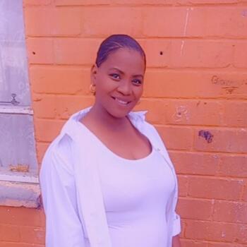 Babysitter in Cape Town: Selvia