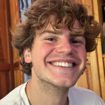 Babysitter in Saint-Nom-la-Bretêche: Valentin