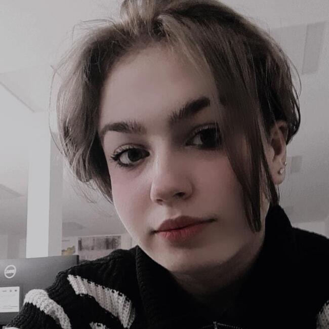 Babysitter in Almada: Alexandra