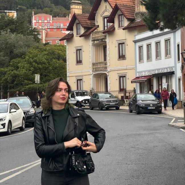 Babysitter in Almada: Alexandra