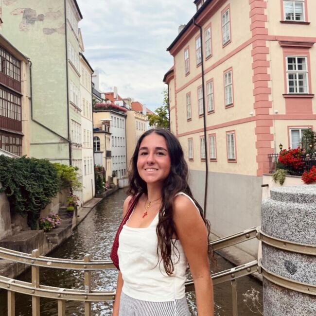 Nanny in Seville: Ángela