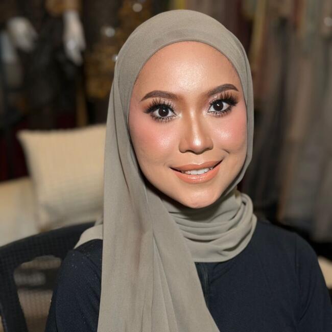 Babysitter in Singapore: Syahirah
