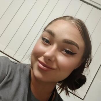 Babysitting job in Queanbeyan: babysitting job Kelly