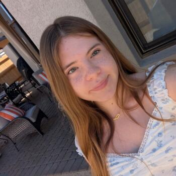 Babysitter in Elk Grove: Raquel E