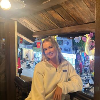 Babysitter in Brisbane: Elanore