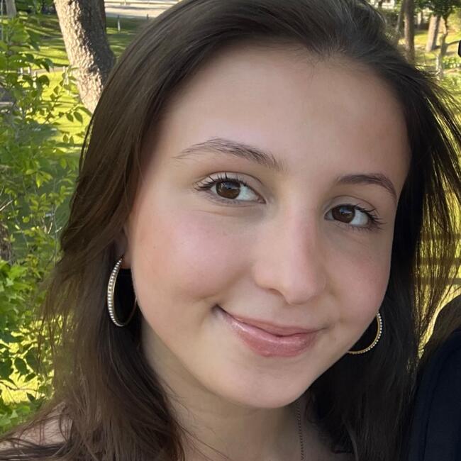 Babysitter in Cascais: Mariana