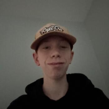 Babysitter in Dartmouth: Cole