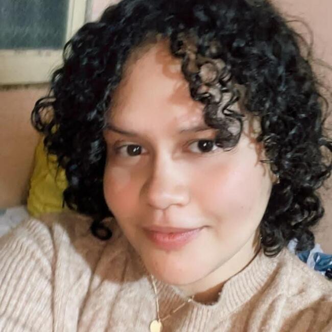 Babysitter in Lambaré: Elena