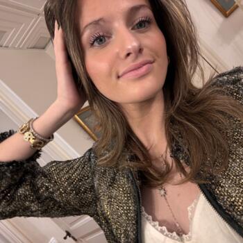 Babysitter Biot: Emma