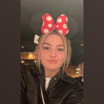 Babysitter in Warrington: Phoebe