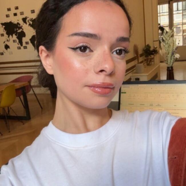 Babysitter in Paris: Alexandra