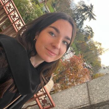 Babysitter in Paris: Elise