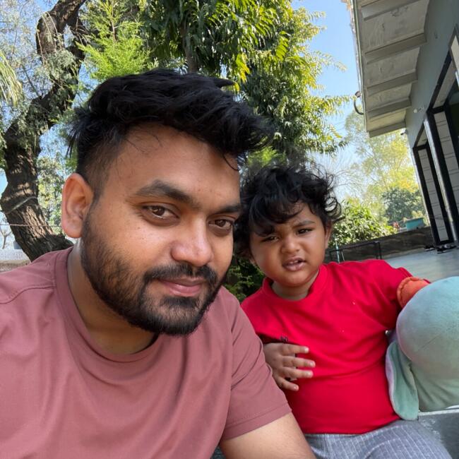 आगरा में बेबीसिटिंग की नौकरी: Pawan