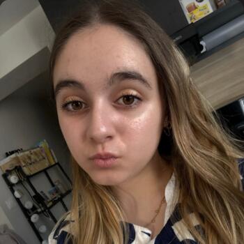 Babysitter in Saint-Salvy-de-la-Balme: Louna