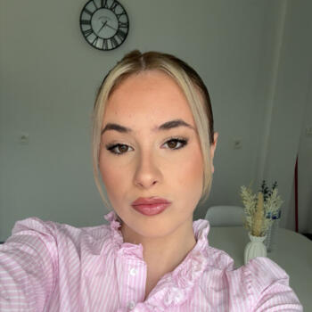 Babysitter in Tourcoing: Chloe