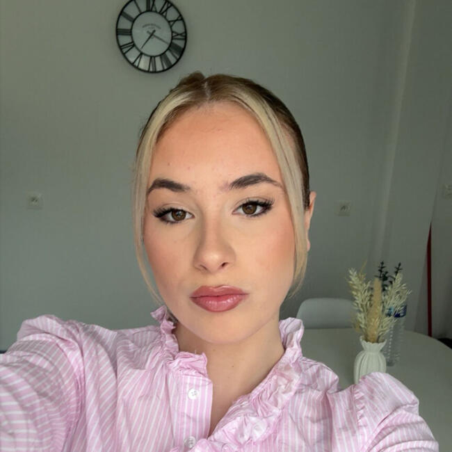 Babysitter in Tourcoing: Chloe