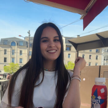 Babysitter Le Mans: Neila
