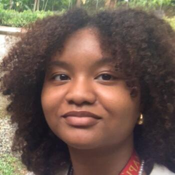 Babysitter in Makati City: Amy