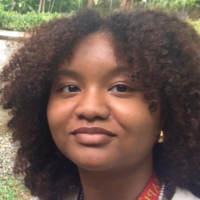 Babysitter in Makati City: Amy