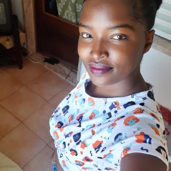 Babysitter Loures: Indira