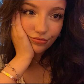 Babysitter in São José dos Pinhais: Alana Vieira