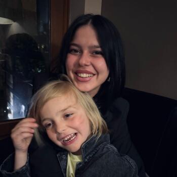 Babysitter Larissa: Apostolia