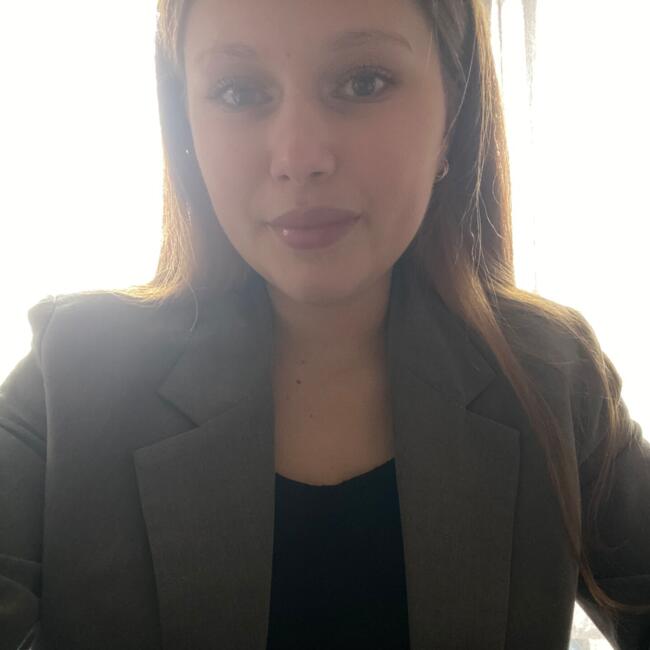 Babysitter in Paris: Lia Châtelain