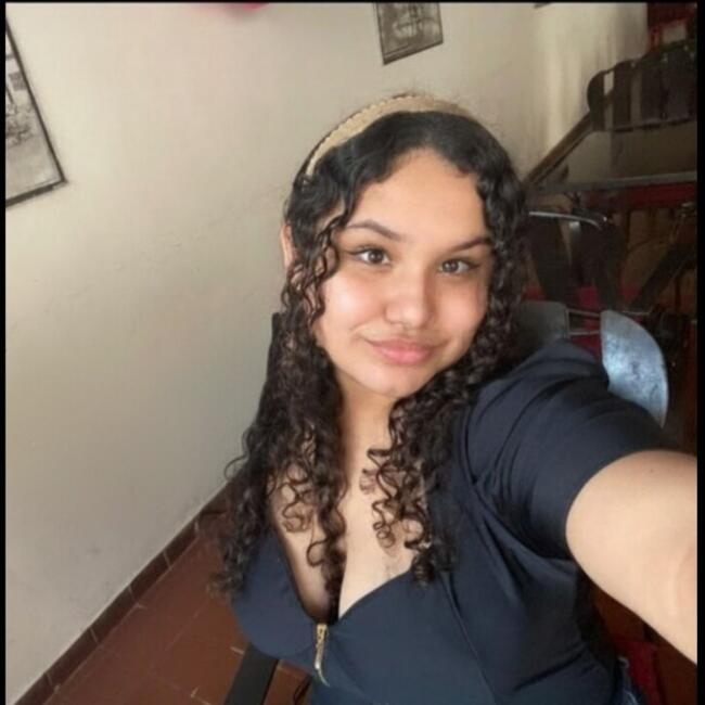 Babysitter in Santa Cruz: Anabely