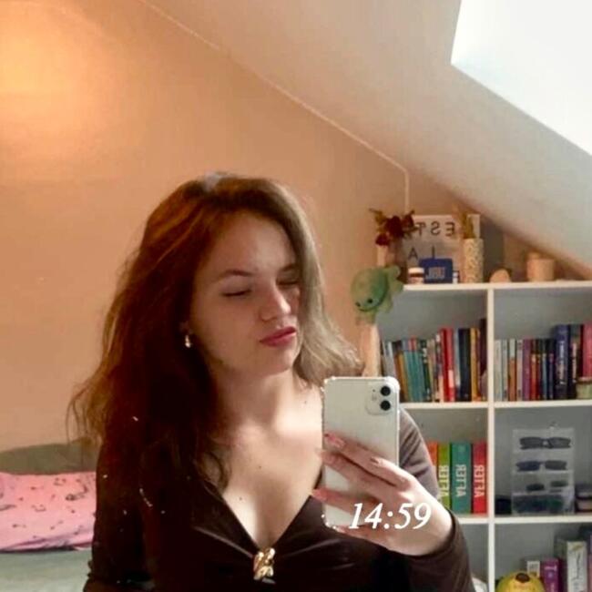 Babysitter in Tarcenay: Lucie