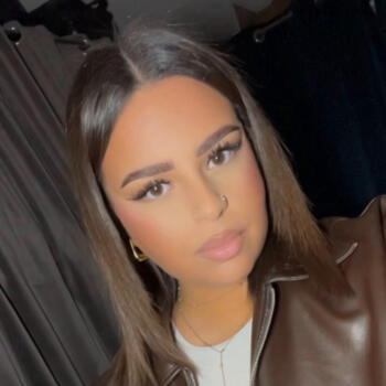 Babysitter in Villeneuve-la-Garenne: Nour