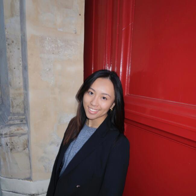 Babysitter in Paris: Alexia