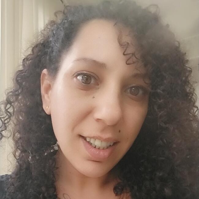 Babysitter in Saint-Victor: Charlene