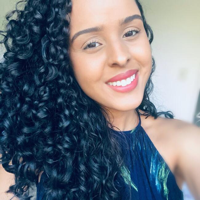 Babysitter in Brasília: Nara Raquel