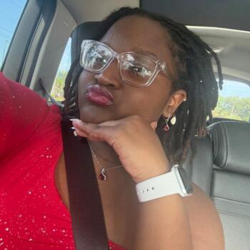 Babysitter in Port Saint Lucie: Destiny