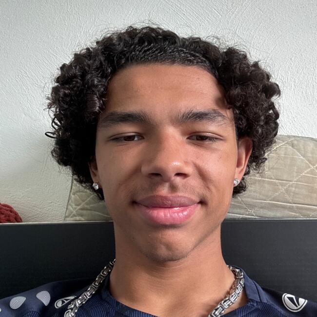 Babysitter in Hoogwoud: Devinjo