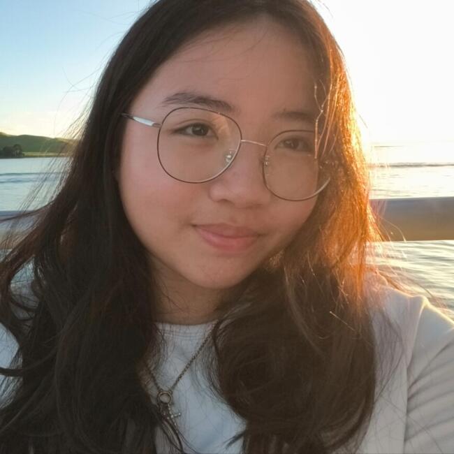 Babysitter in Singapore: Reika Kristy