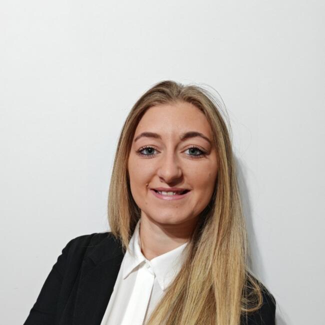 Babysitter in Nepi: Giulia