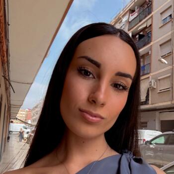 Canguro en Paiporta: Raquel