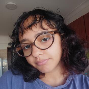 Babysitter em Marinha Grande: Ariane